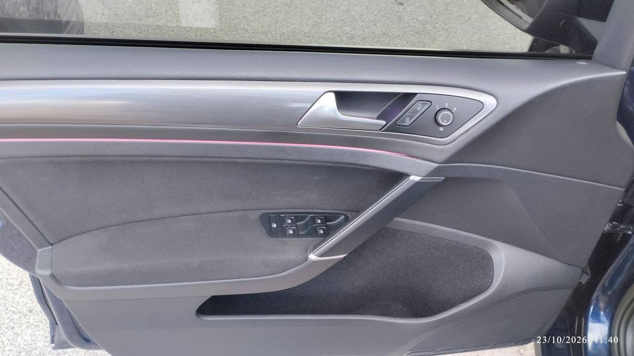 Volkswagen Golf WOLKSVAGEN BMT BENZINA /METANO