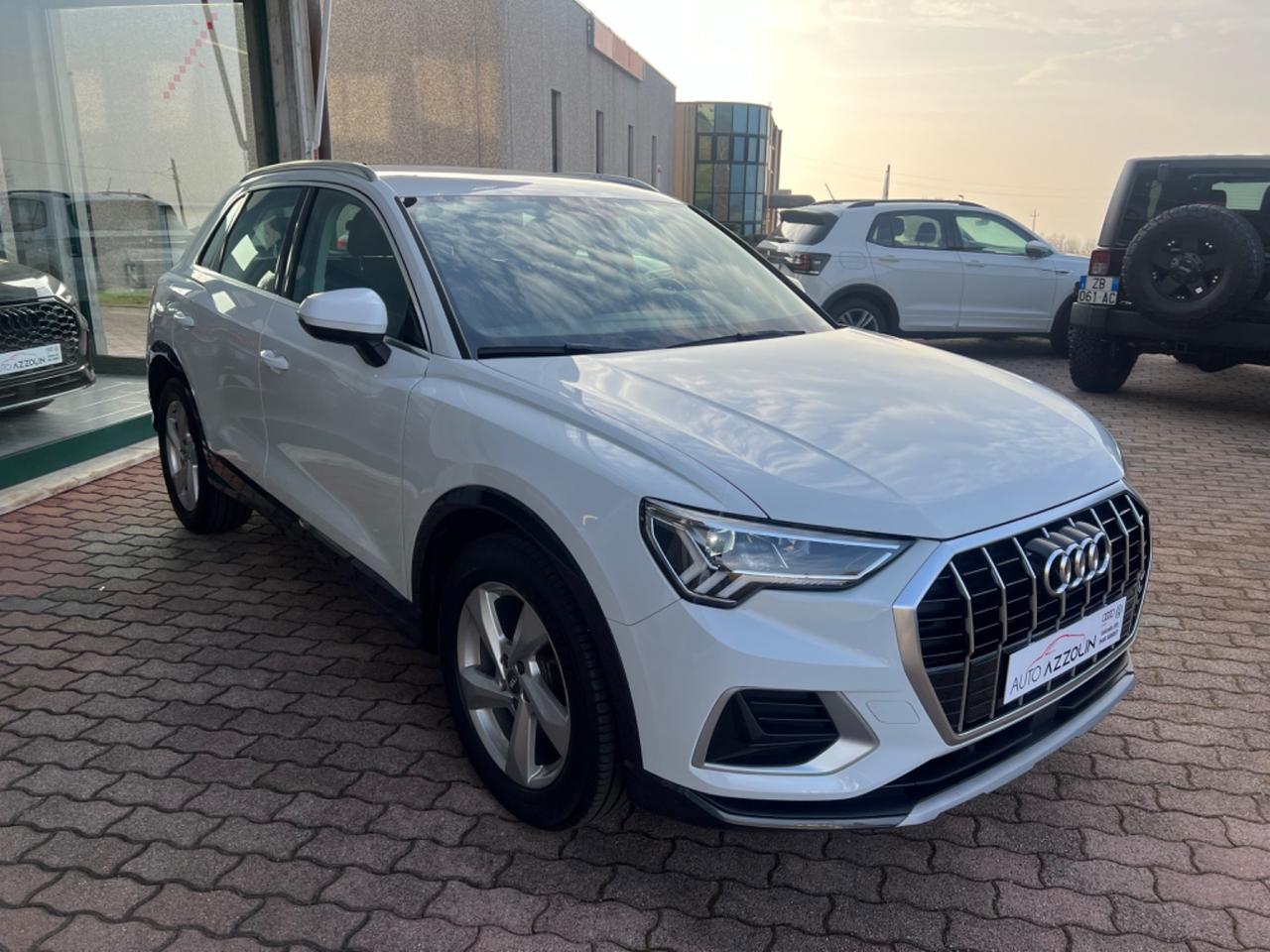 Audi Q3 35 TFSI S tronic Business Adv. Led, 18", CarPlay