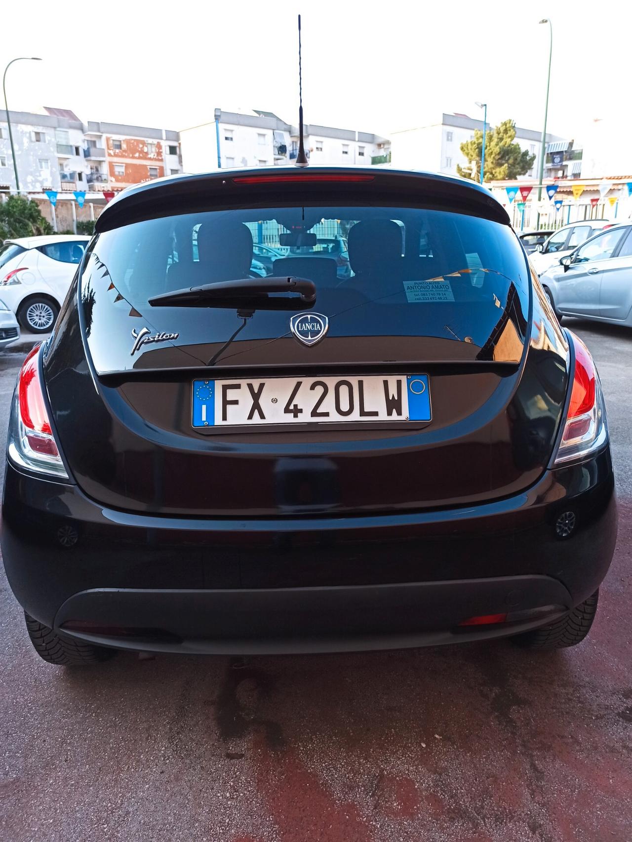 Lancia Ypsilon 1.2 69 CV 5 porte S&S Silver