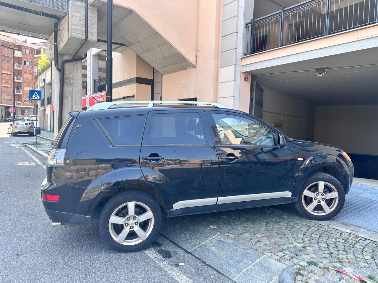 Mitsubishi Outlander 2.0 DI-D un vero 7 posti 4x4