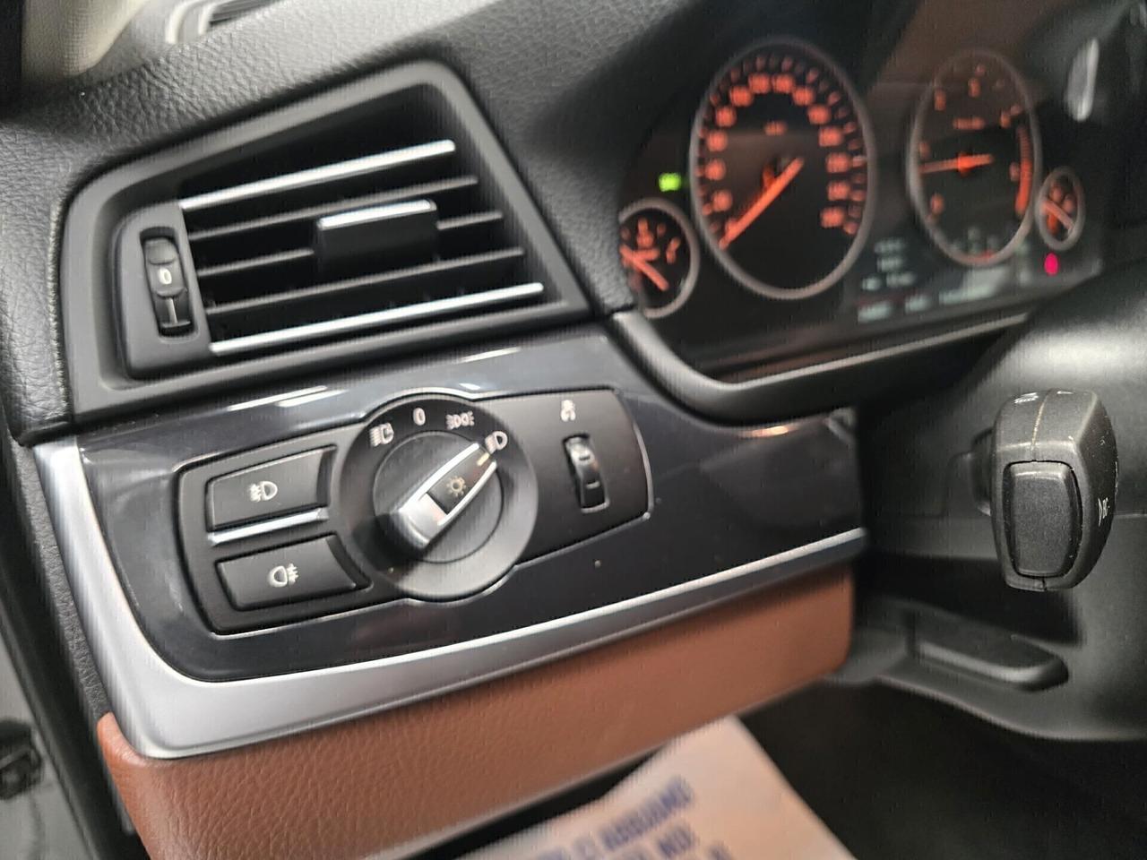Bmw 530d Touring Business 245cv 2011