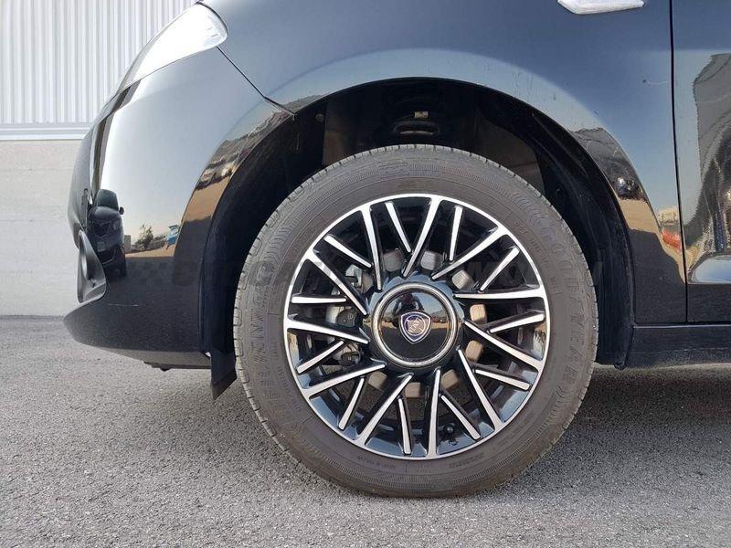 Lancia Ypsilon Ypsilon 1.0 firefly hybrid Platino s&s 70cv