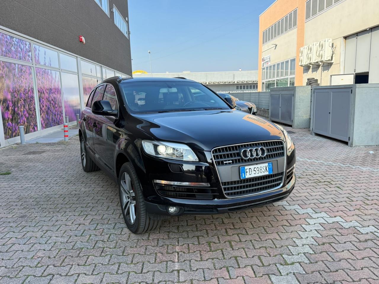 Audi Q7 3.0 V6 TDI 240 CV quattro tiptronic GANCIO TRAINO