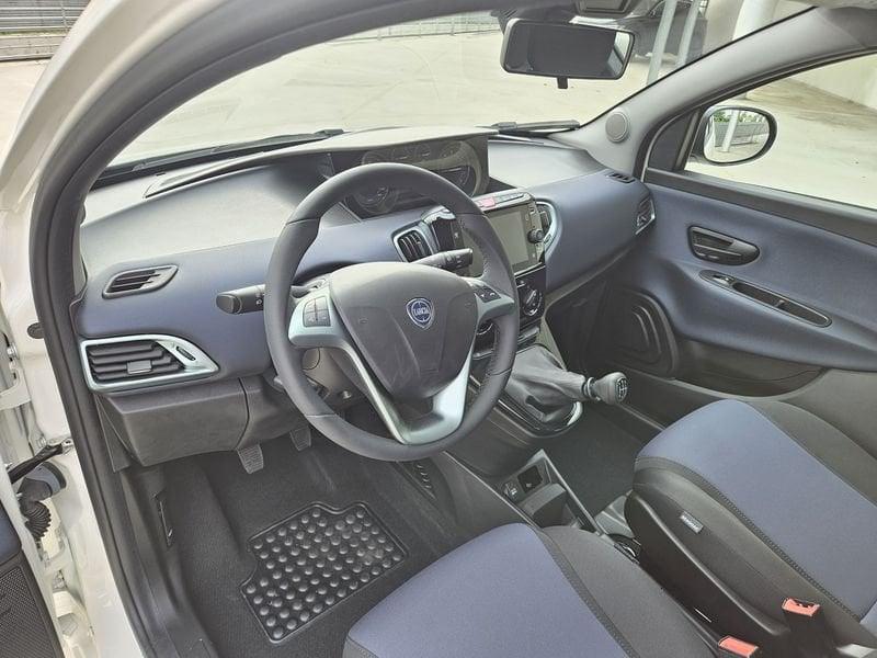 Lancia Ypsilon 1.0 FireFly 5 porte S&S Hybryd Gold con BONUS EASY GO'