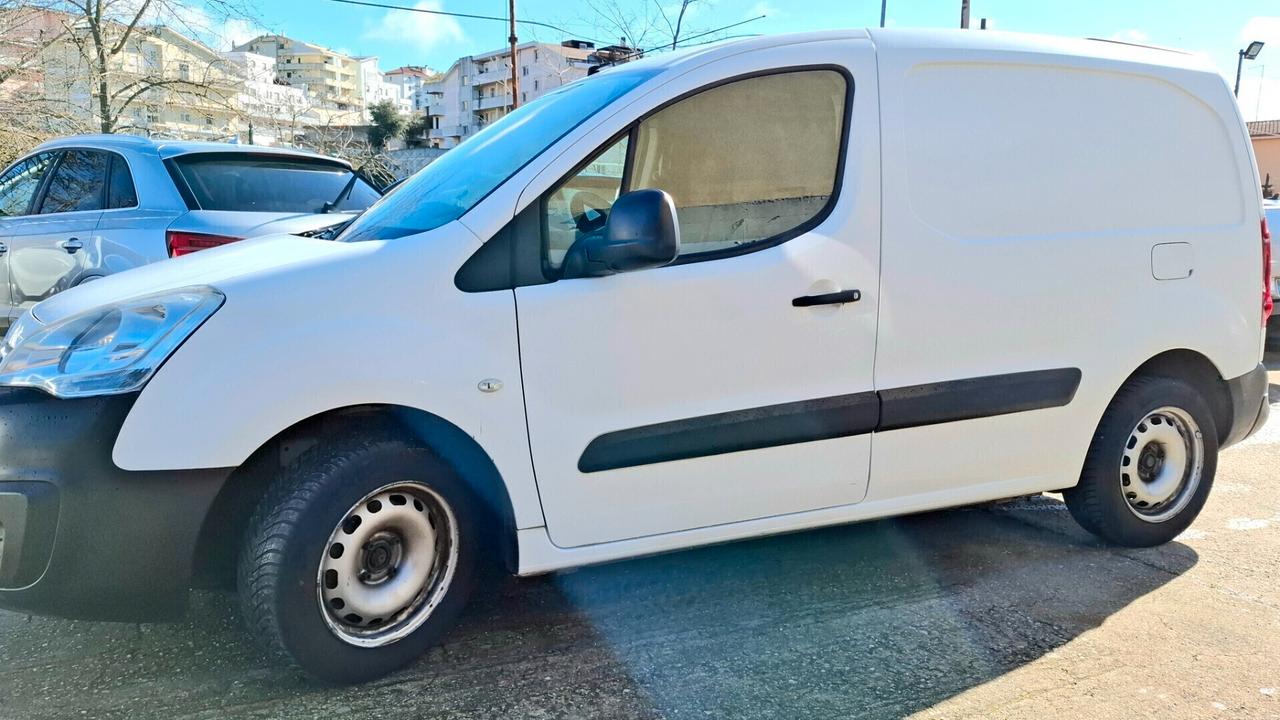 BERLINGO 1.6 HDi 90 Van 3 posti Club L1