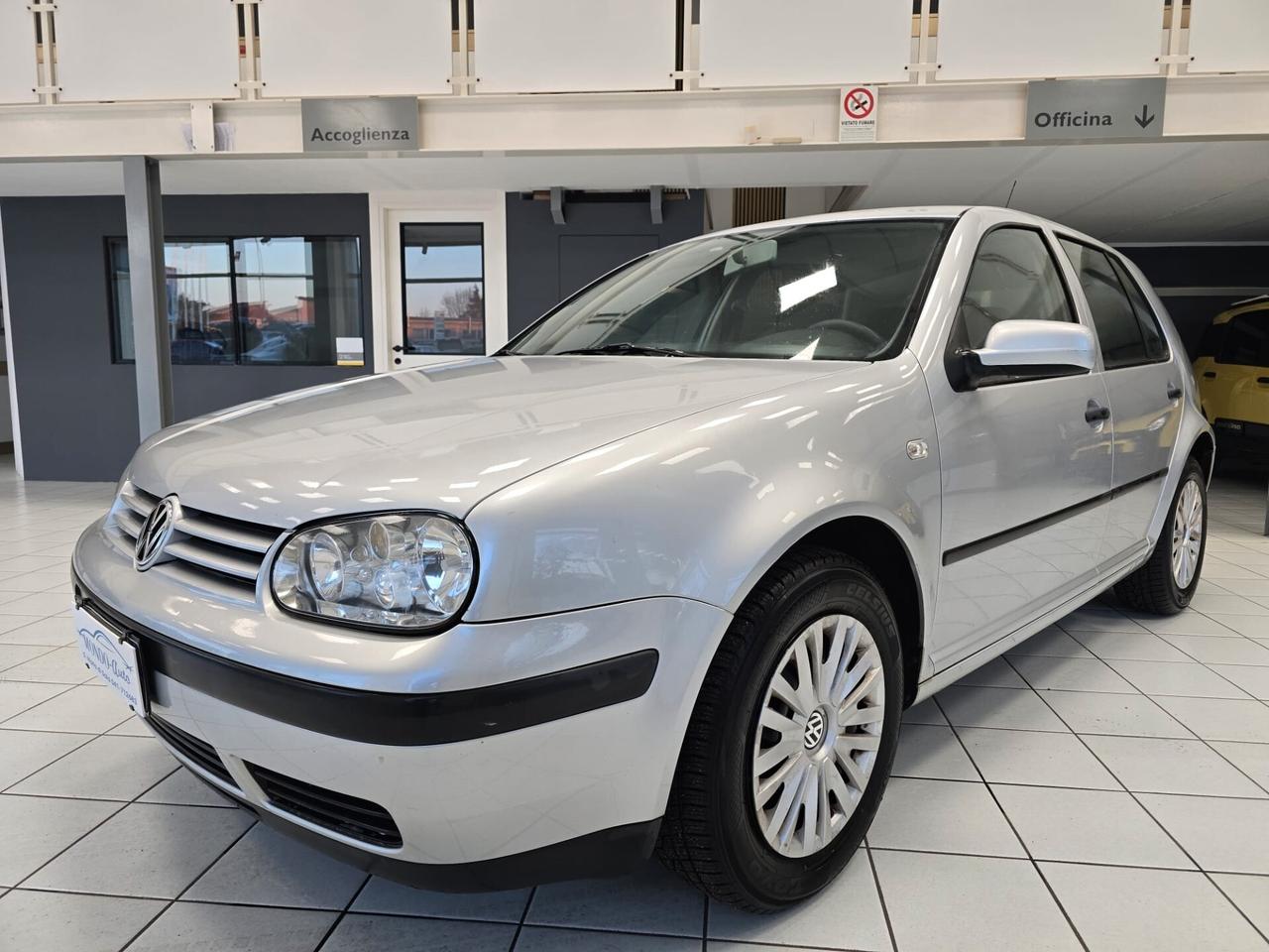 Volkswagen Golf 1.4 16V cat 5 porte 2001