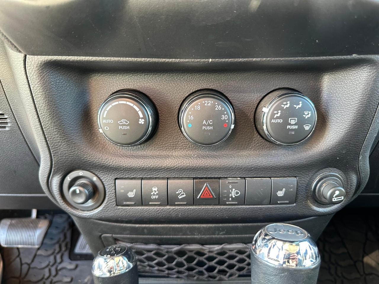 Jeep Wrangler 2.8 CRD DPF Sahara Auto