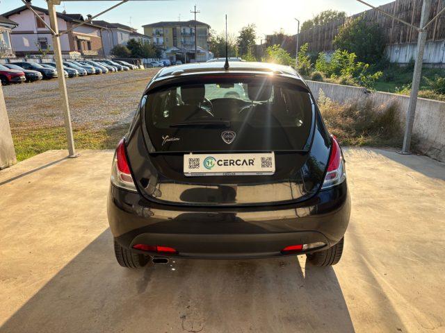 LANCIA Ypsilon 1.2 69 CV 5 porte Silver OK NEOPATENTATI