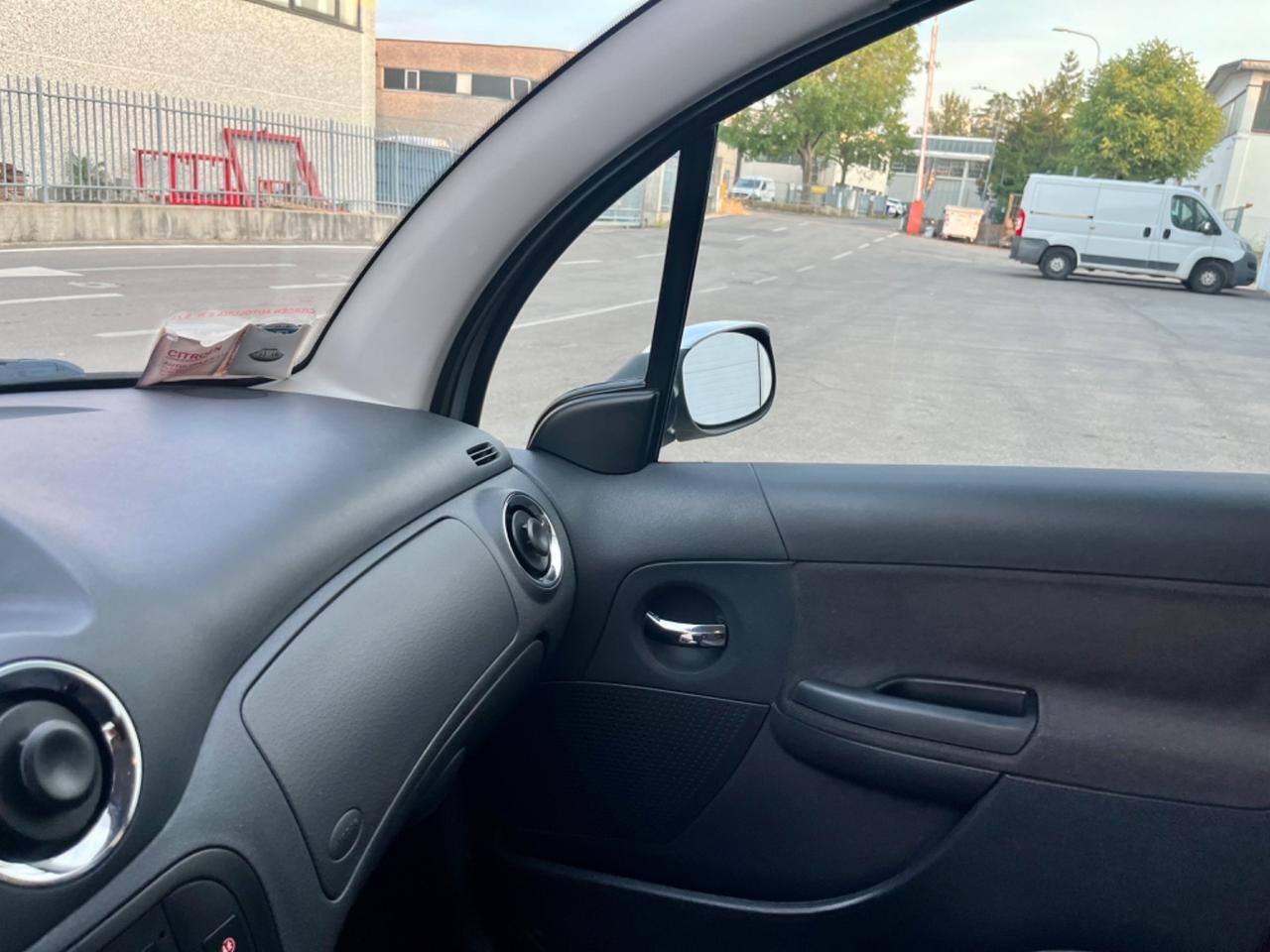 Citroen C3 1.4benz 2008 60.000km cambio automatico perfetta