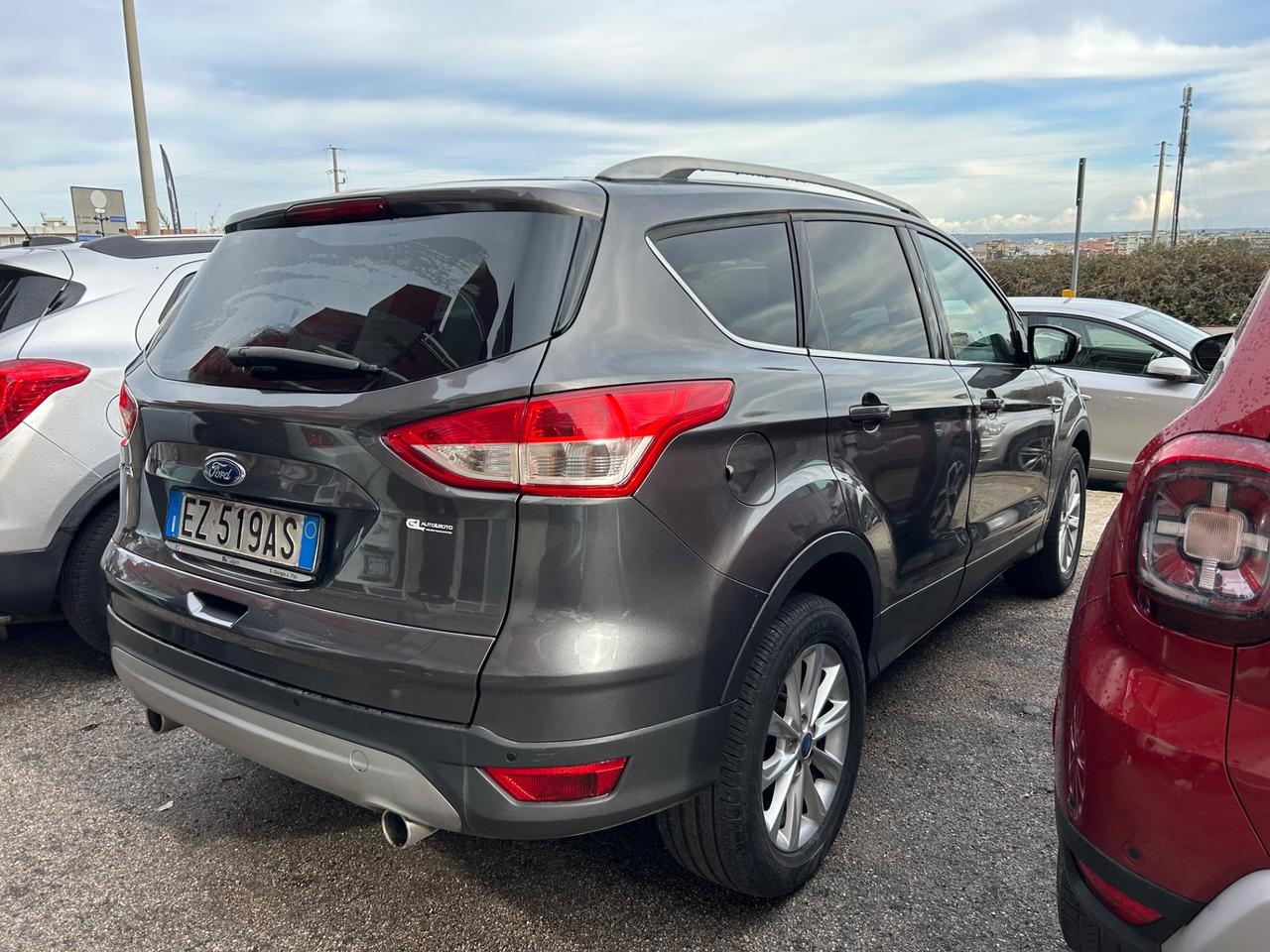 Ford Kuga 2.0 TDCI 120 CV S&S 2WD Titanium autocarro