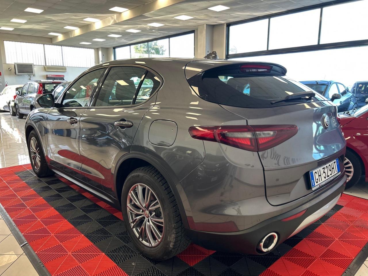 Alfa Romeo Stelvio 2.2 Turbodiesel 160 CV AT8 RWD Business