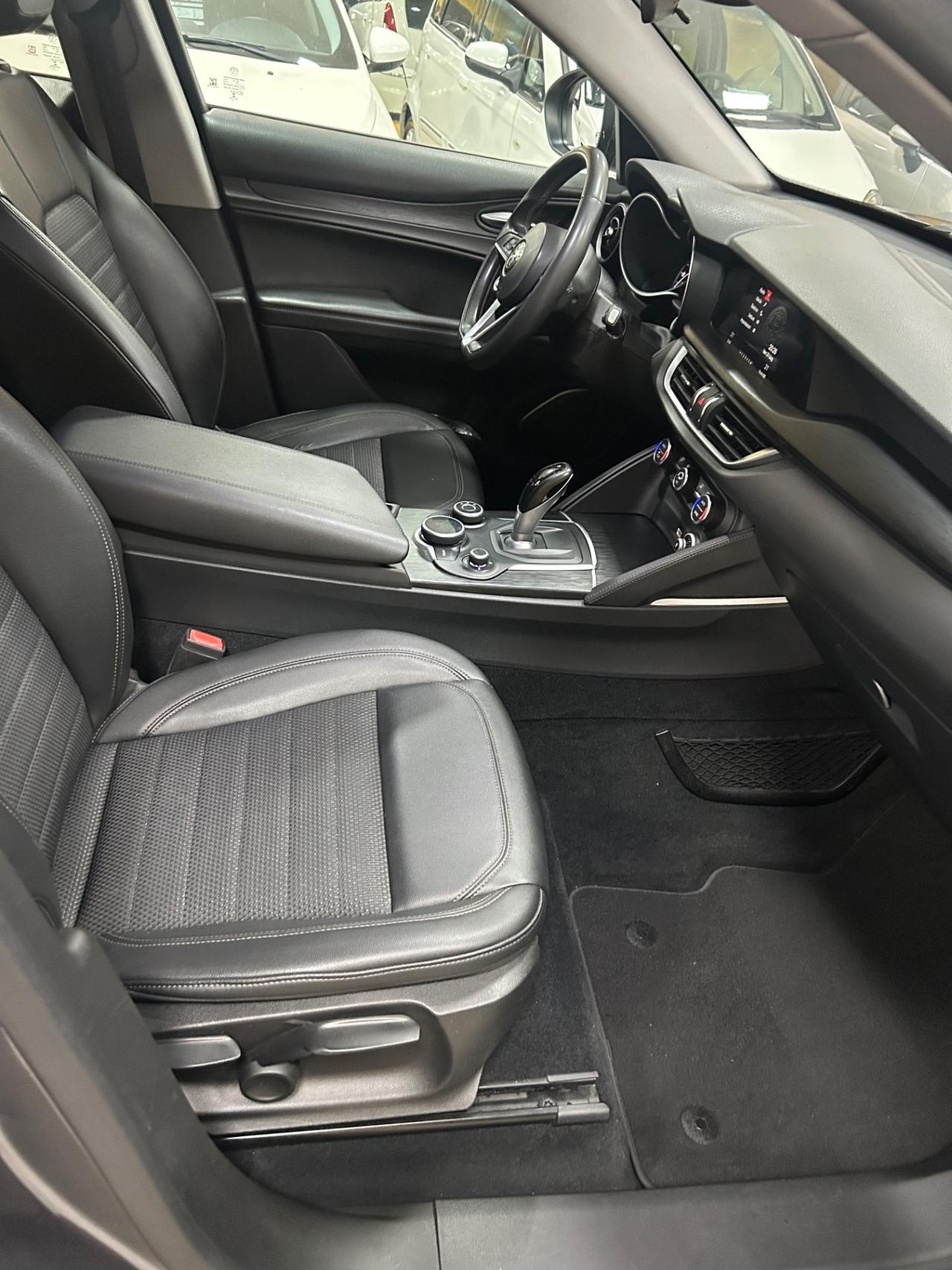 ALFA ROMEO STELVIO 2.2 Jtdm 210 cv Q4 -2018