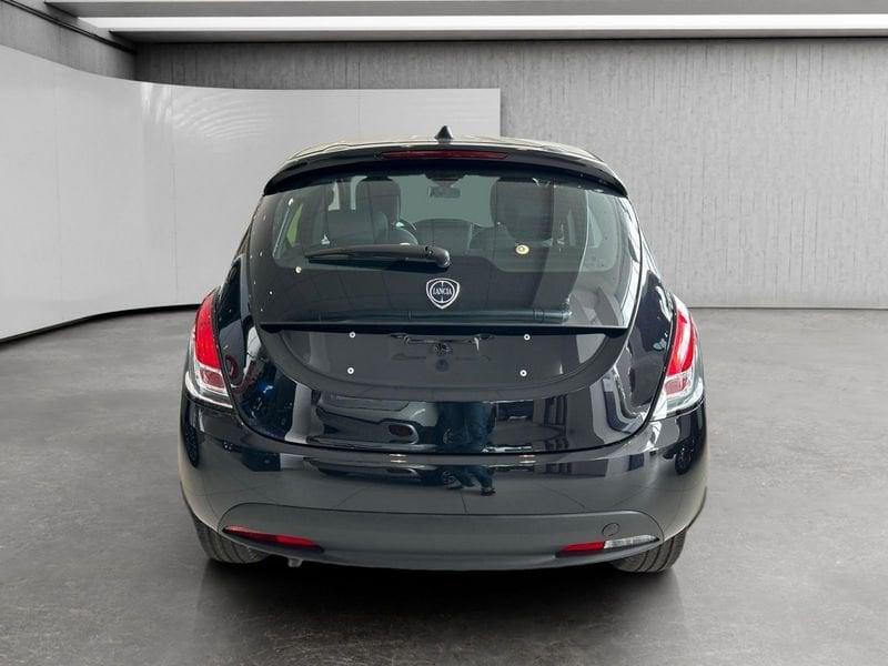 Lancia Ypsilon 1.0 firefly hybrid Oro s&s 70cv