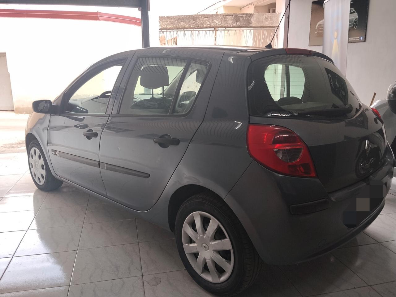 Renault Clio 1.5 diesel CON GARANZIA
