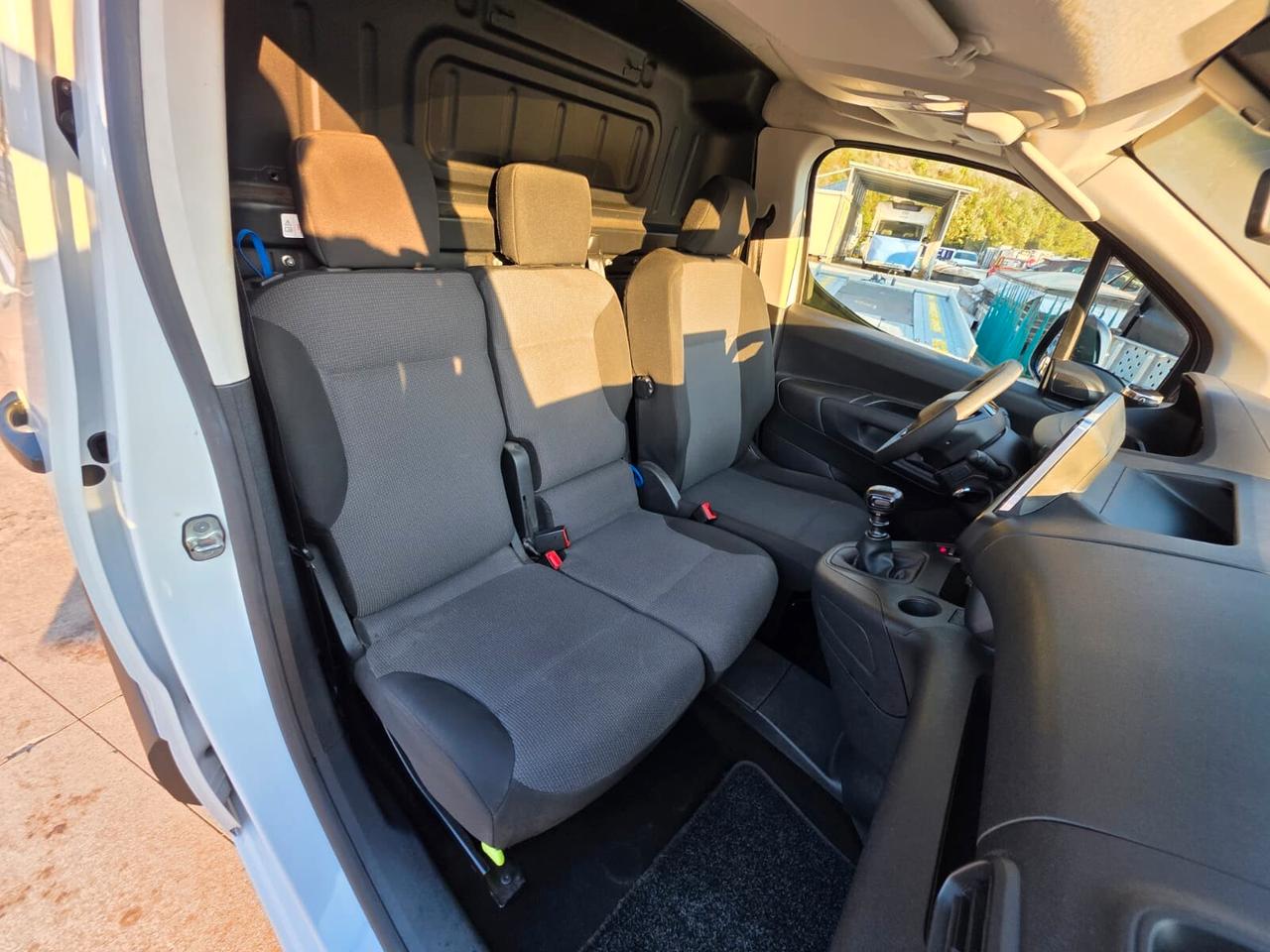 Peugeot Partner BlueHDi Furgone Premium