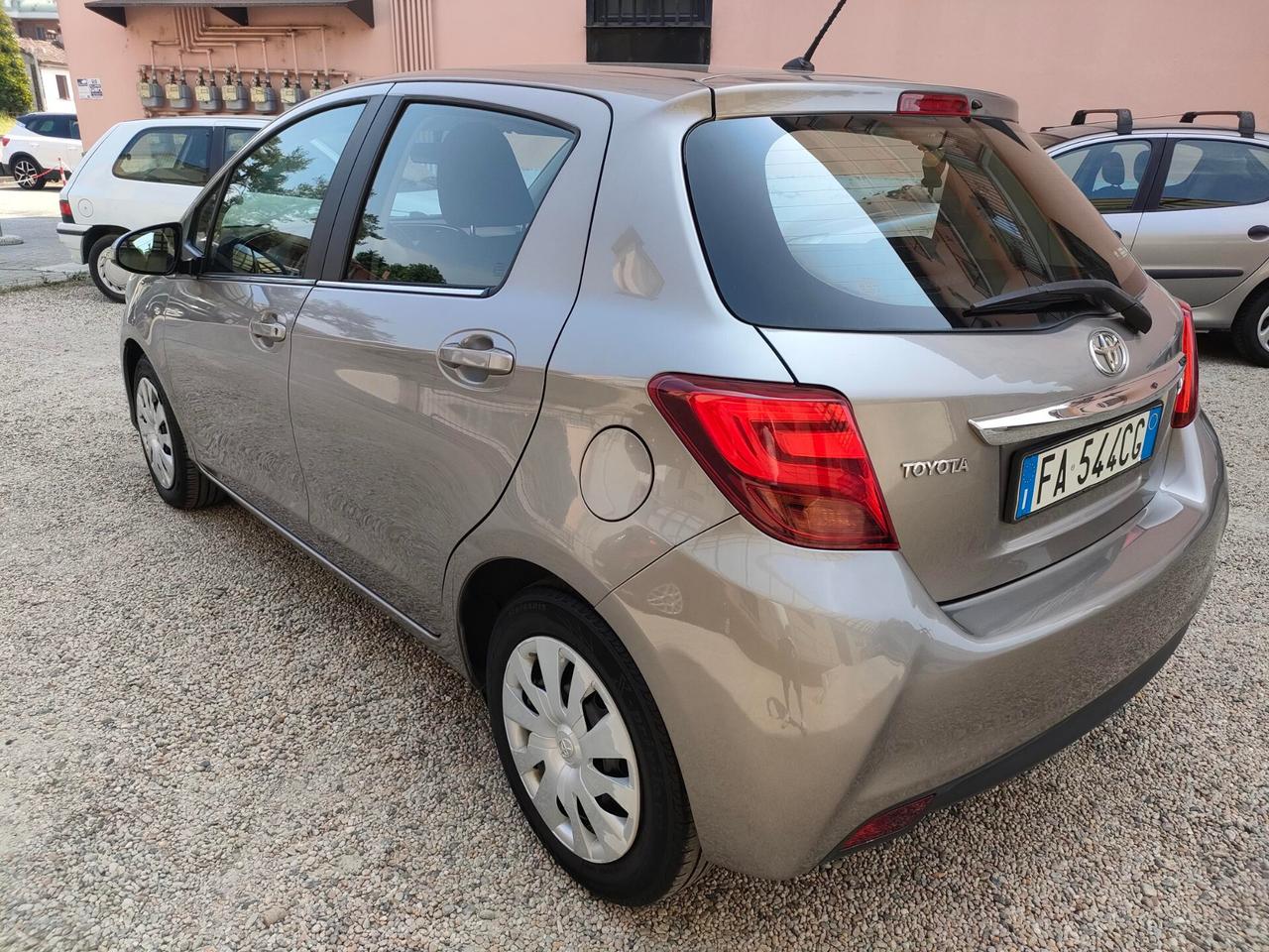 Toyota Yaris 1.4 D-4D 5p Lounge E6