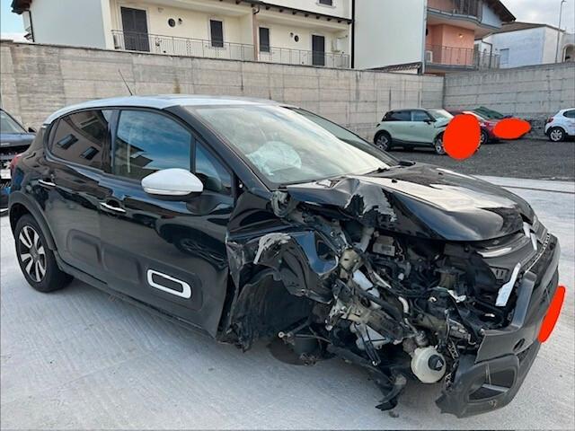 Citroen C3 2023 sinistrata incidentata BlueHDi 100 S&S Shine Pack