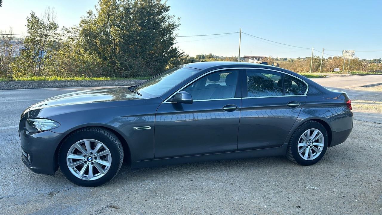 Bmw 520d Business aut. 190 Cv - 2015