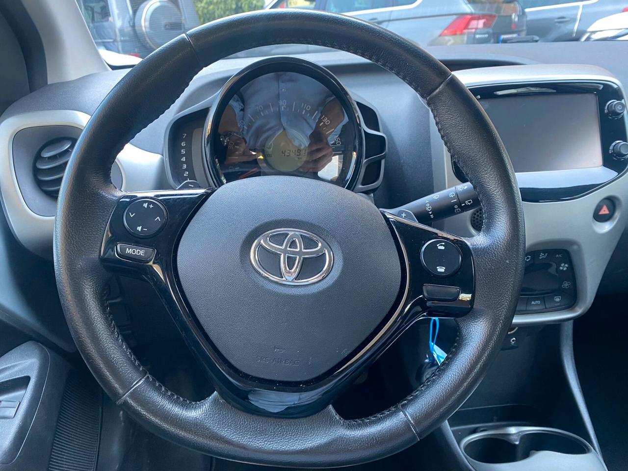 Toyota Aygo 1.0 VVT-i 69 CV 5 porte x-cool TSS MMT