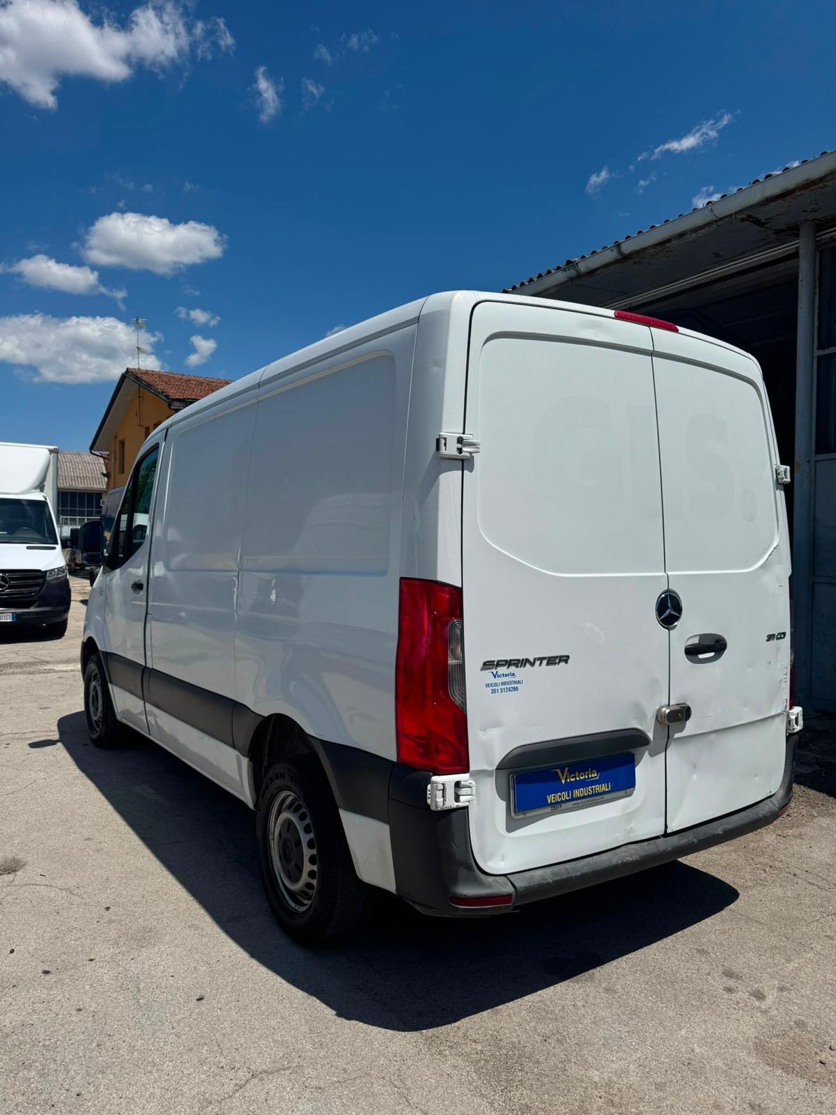 0702 FURGONE MERCEDES SPRINTER 2020
