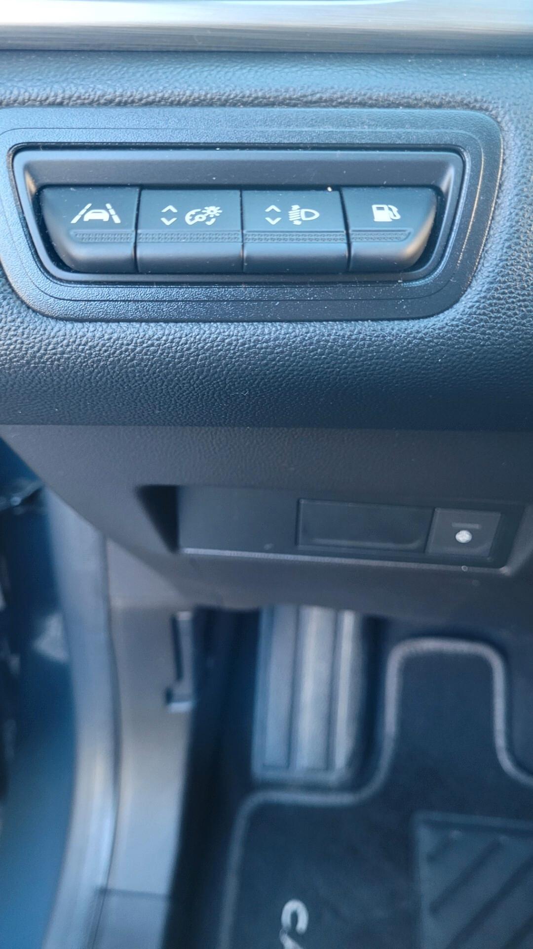 Renault Captur Full Hybrid E-Tech Initiale Paris