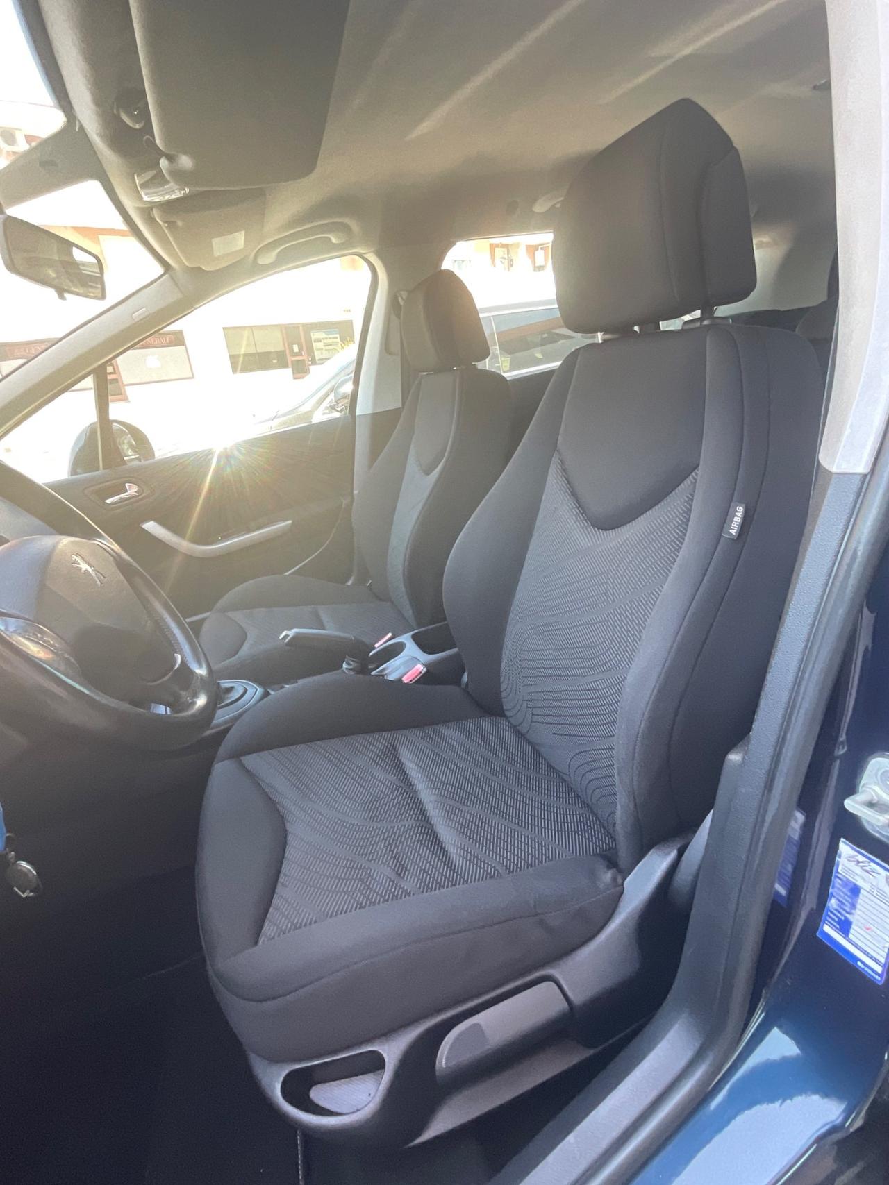 Peugeot 308 1.6 HDi 110CV SW Ciel Premium