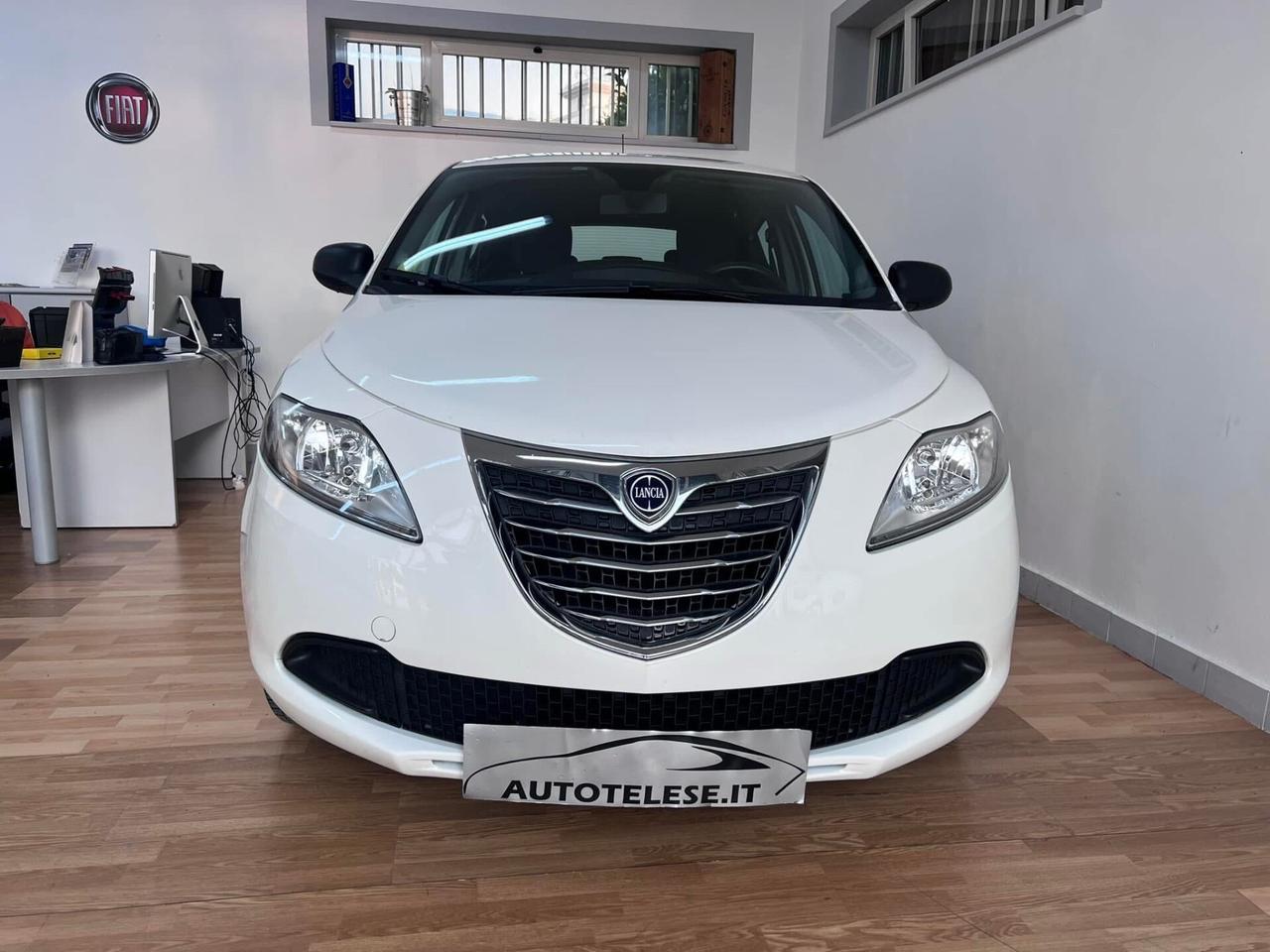 Lancia Ypsilon 1.2 69 CV 5 porte GPL Ecochic Silver