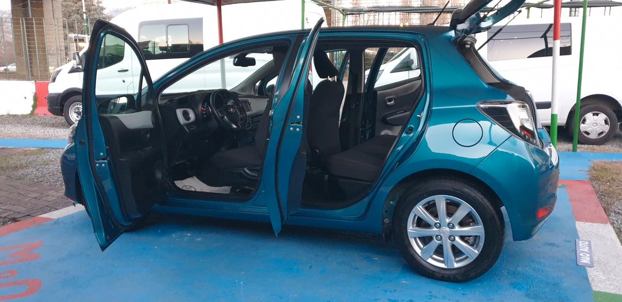 TOYOTA YARIS 1.5 BENZINA/IBRIDA FULL OPTIONAL KM 71 MILA