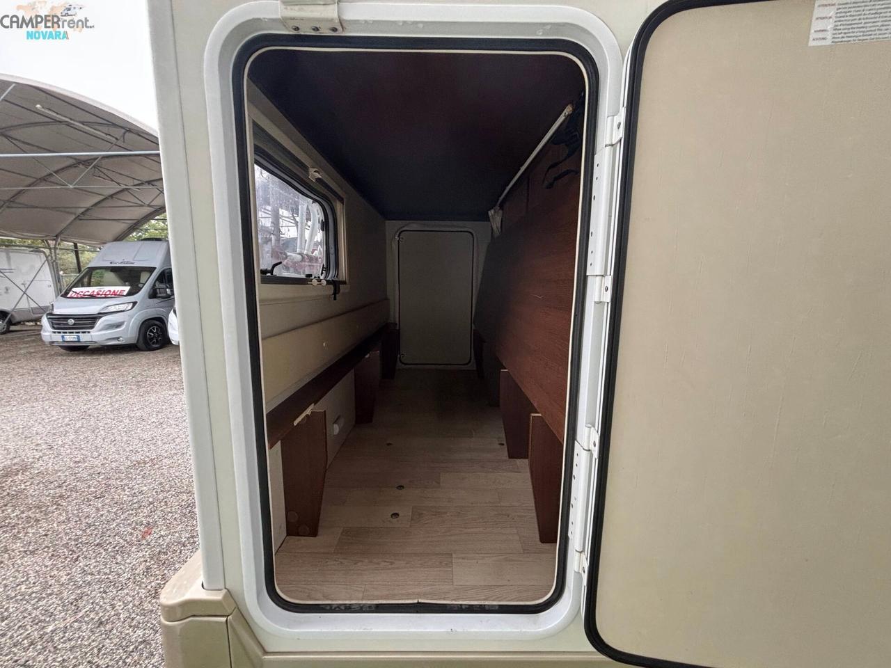 CARAVANS INTERNATIONAL ELLIOT 40 - mansardato con letti a castello in coda