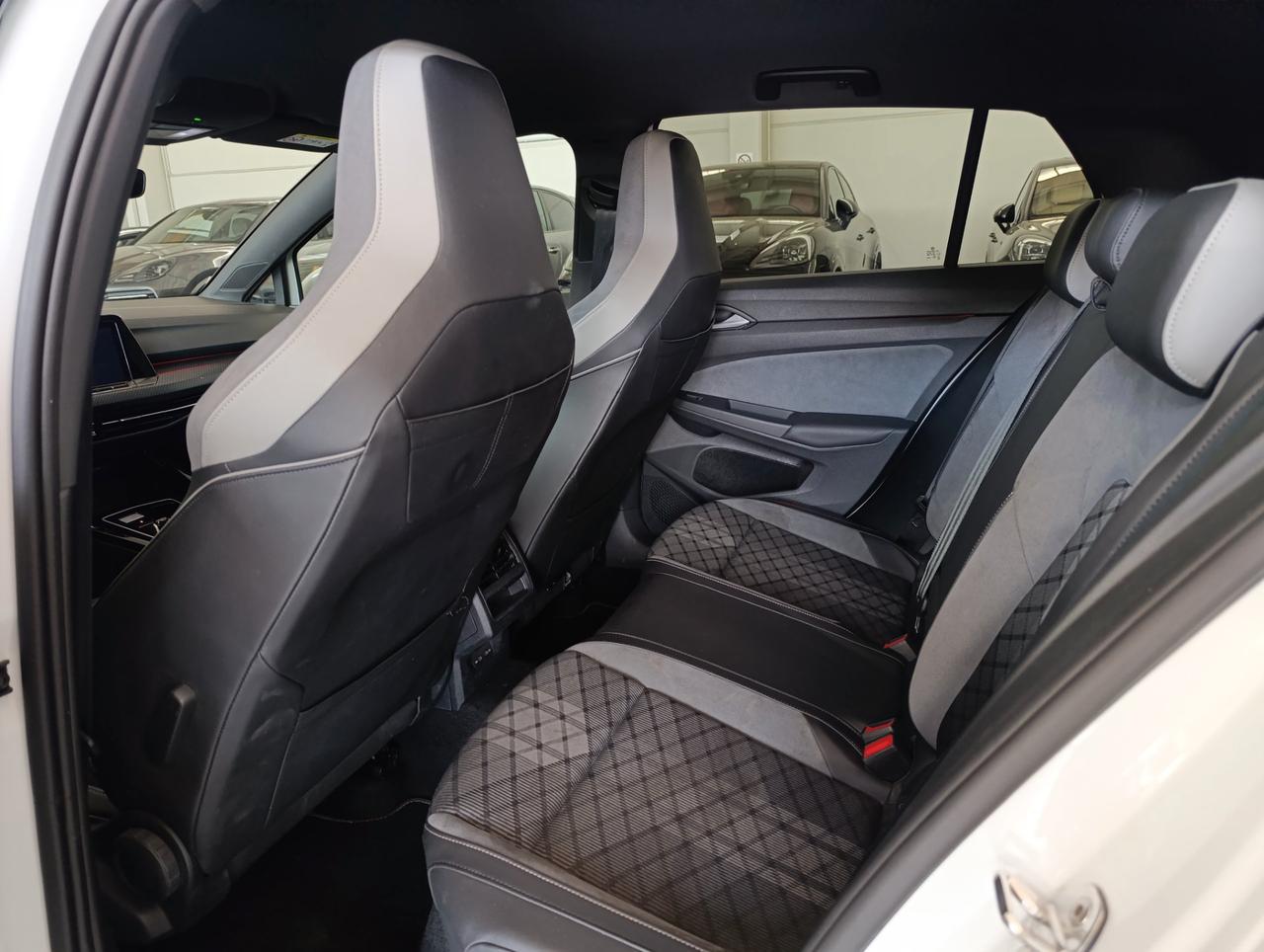 Volkswagen Golf 1.5 etsi evo R-Line 150cv dsg