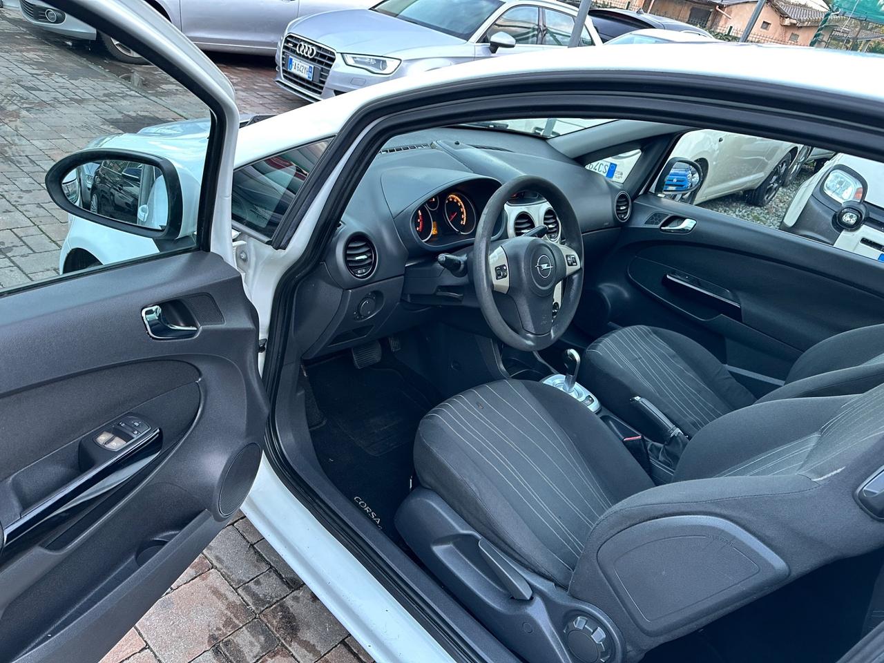 Opel Corsa 1.2 Benzina cambio automatico