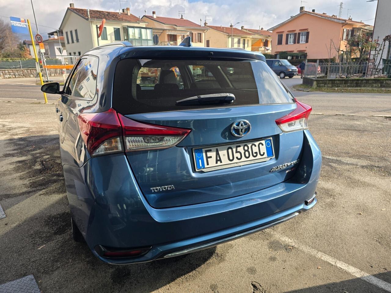 Toyota Auris Touring Sports 1.8 Hybrid Lounge 2015