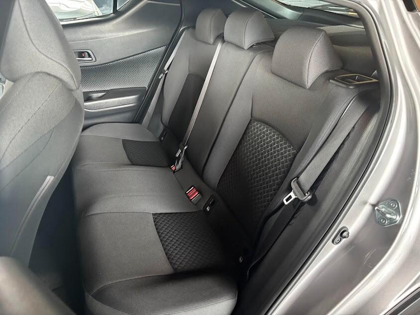 Toyota C-HR 1.8 Hybrid E-CVT Business