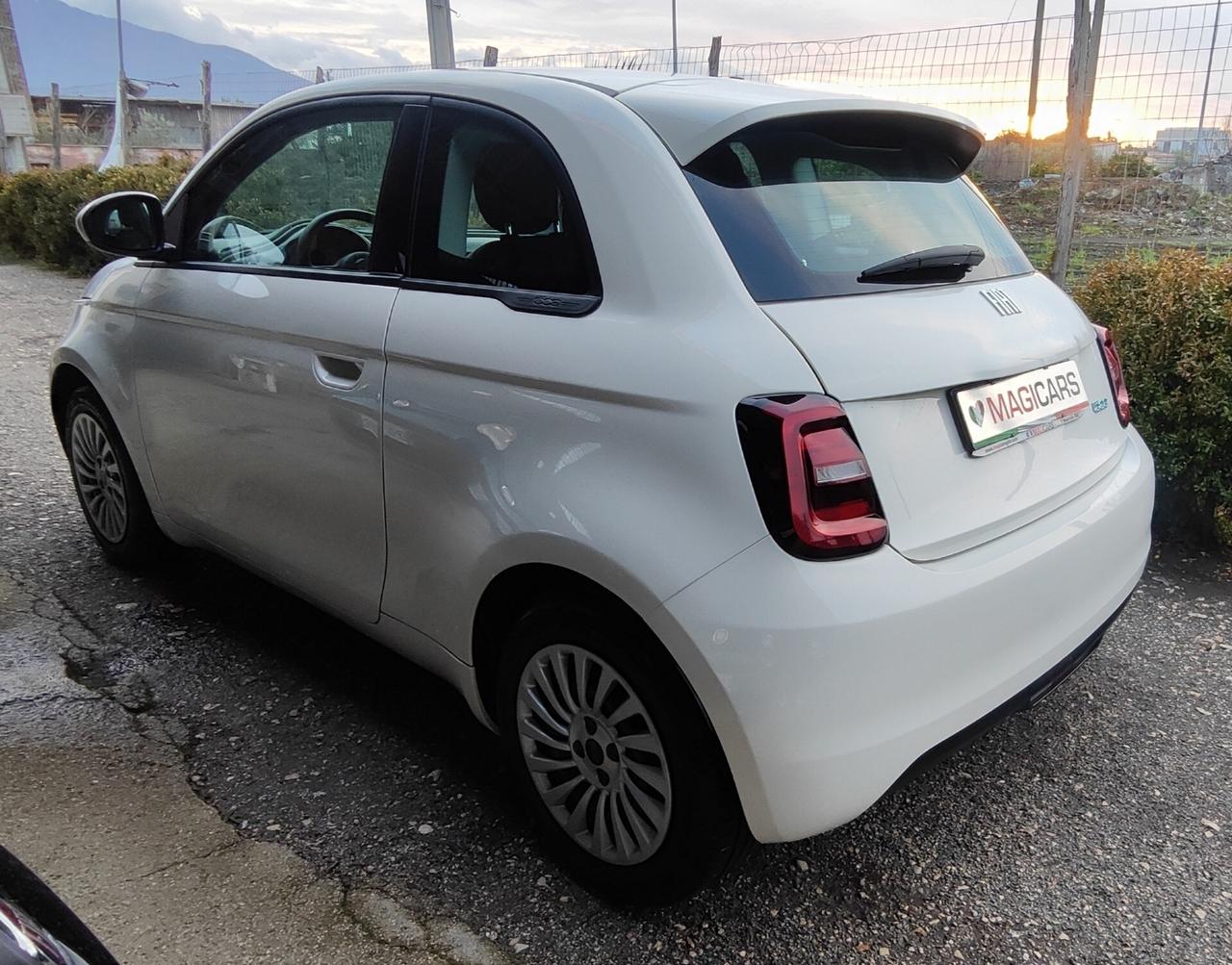 Fiat 500 500e Berlina 23,8 kWh Action