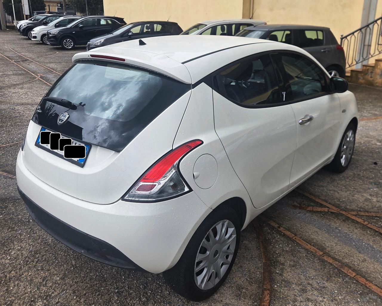 Lancia Ypsilon 1.2 TAGLIANDATA GARANZIA 12 MESI