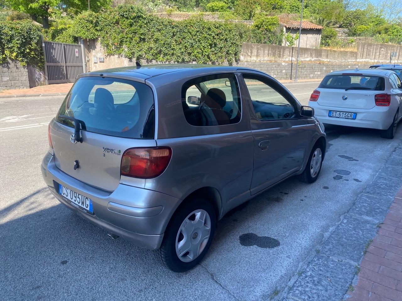 Toyota Yaris 1.0i 16V cat 3 porte Sol