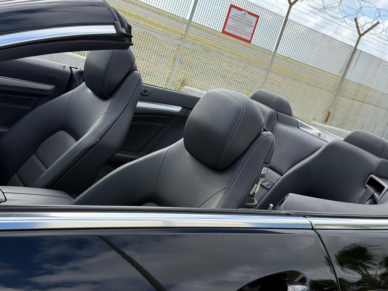 Mercedes-benz E 220 Cabrio-NAVI-AUTOMATICO-PERMUTABILE-.