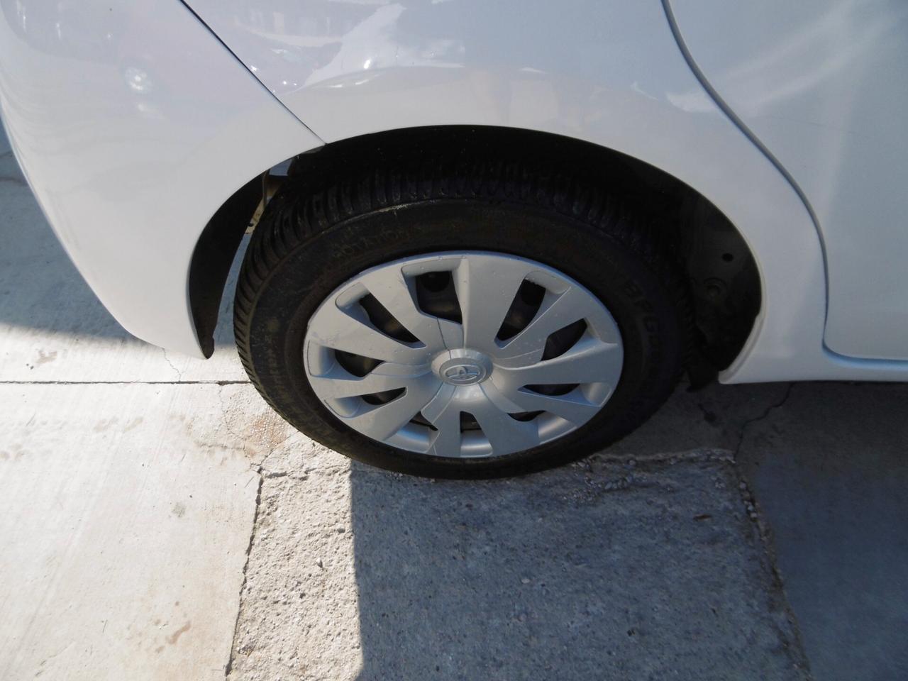 Toyota Yaris 1.0 5 porte Active