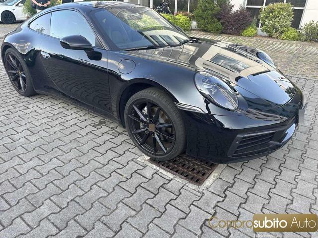 PORSCHE 911 Carrera