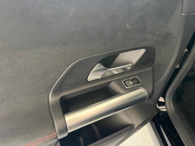 MERCEDES-BENZ GLA 200 d Automatic AMG Line
