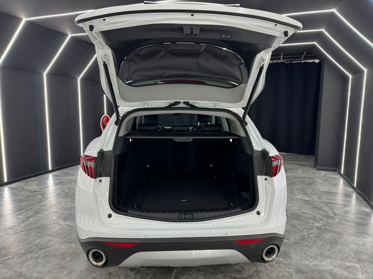 Alfa Romeo Stelvio 2.2 Turbodiesel 180 CV AT8 RWD Super