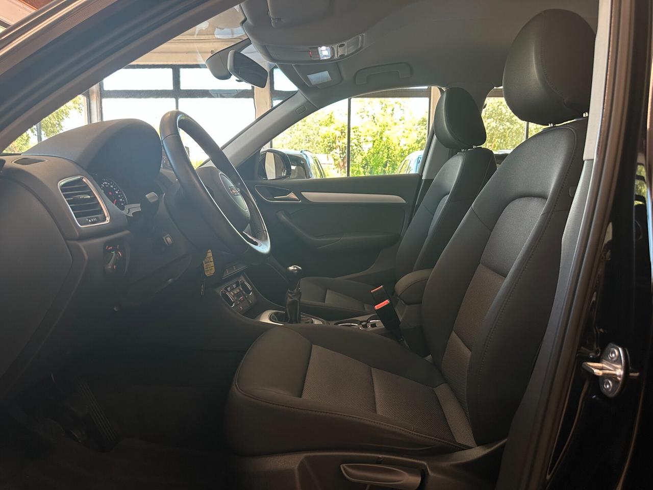 AUDI Q3 2.0TDI BUSINESS 120cv NEOPATENTATI*NAVI*CLIMA*
