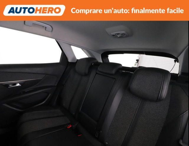 PEUGEOT 3008 BlueHDi 130 S&S EAT8 Allure