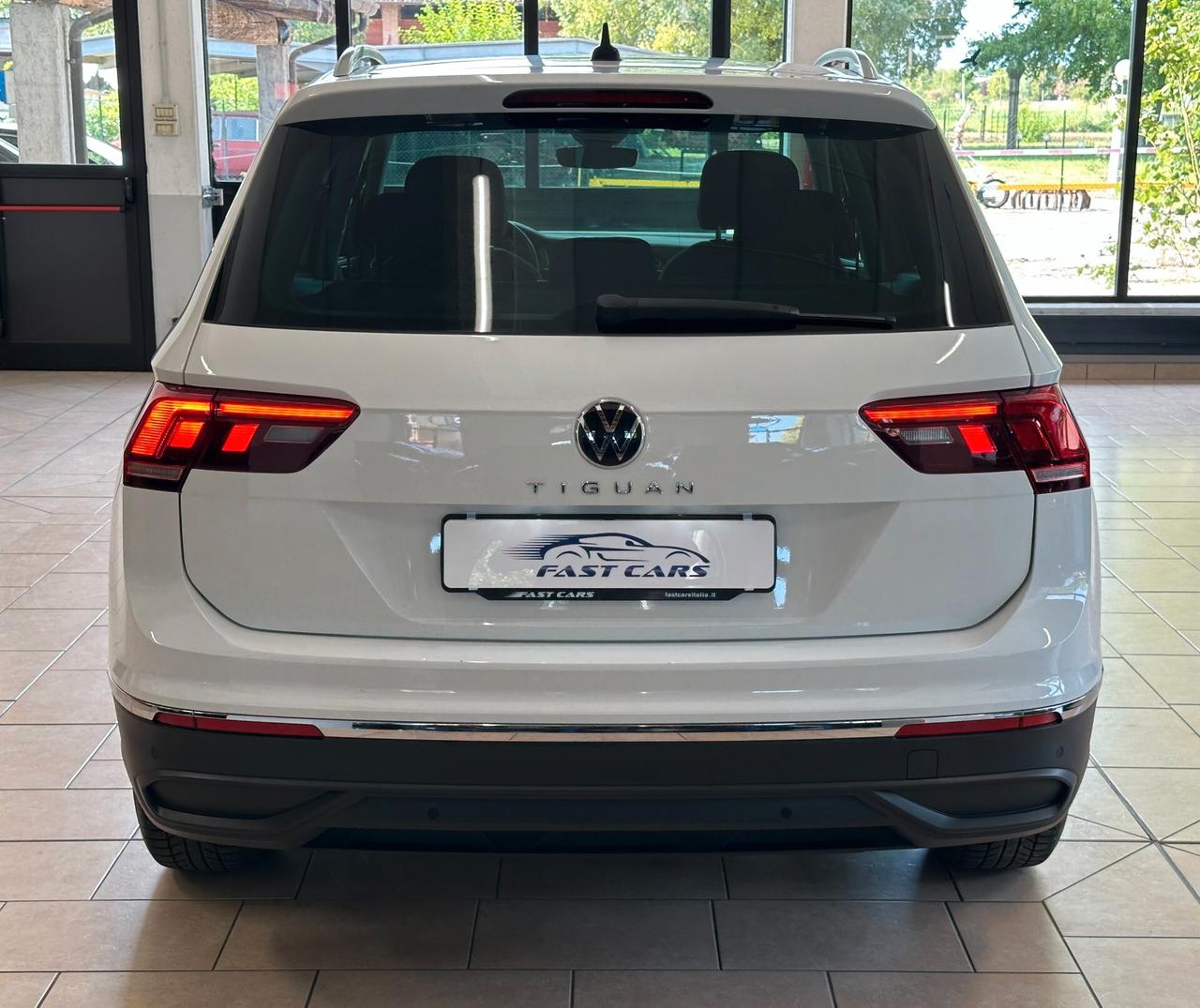 VOLKSWAGEN TIGUAN LIFE 2.0 TDI *NEOPATENTATI*CARPLAY*RADAR*