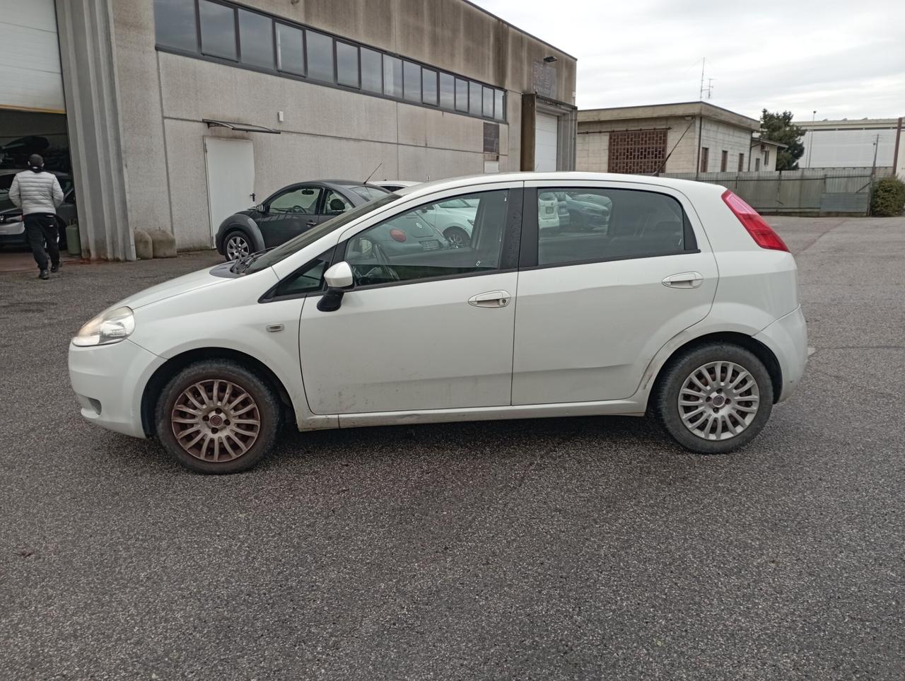 Fiat Grande Punto NEOPATENTATI OK