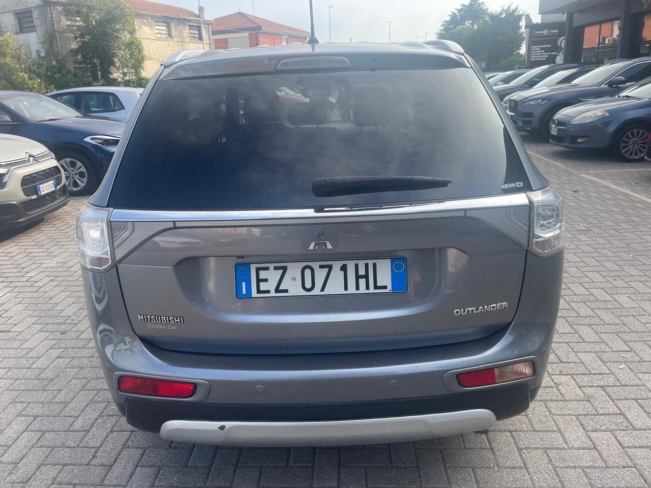 Mitsubishi Outlander 2.2 DI-D 4WD Instyle 7p.