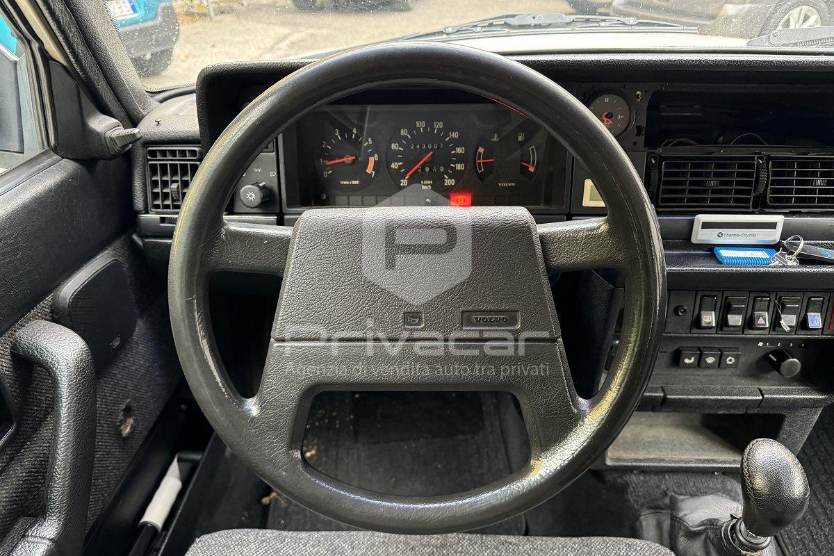 VOLVO 240 2.0 cat Station Wagon Polar