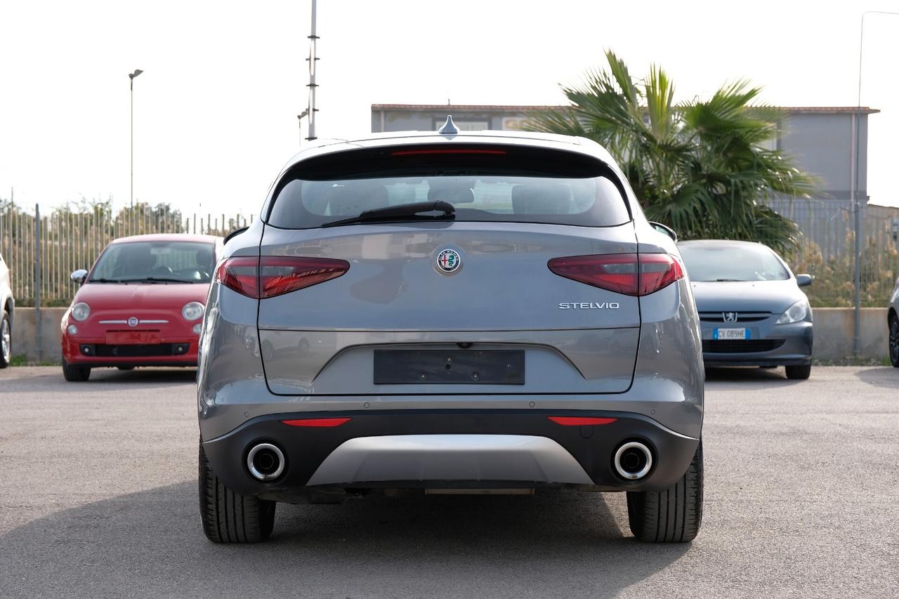 Alfa Romeo Stelvio 2.2 Turbodiesel 160 CV AT8 RWD Super