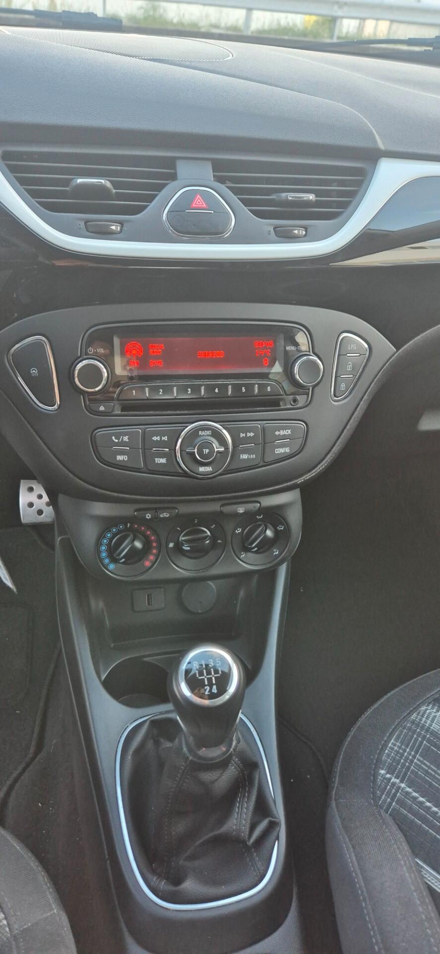 Opel Corsa 1.4 90CV GPL Tech 5 porte b-Color