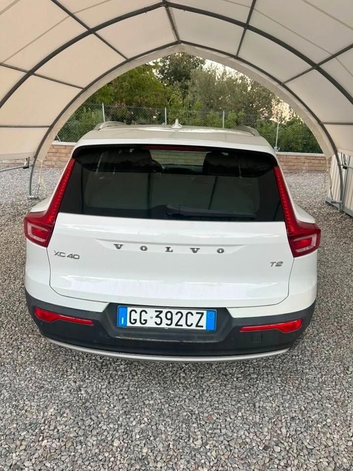 Volvo XC40 T2 Geartronic Momentum Core